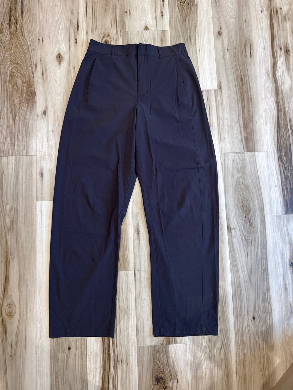GapFit Tech High Rise Barrel Trousers in Terra Brown Women's Size M Tall